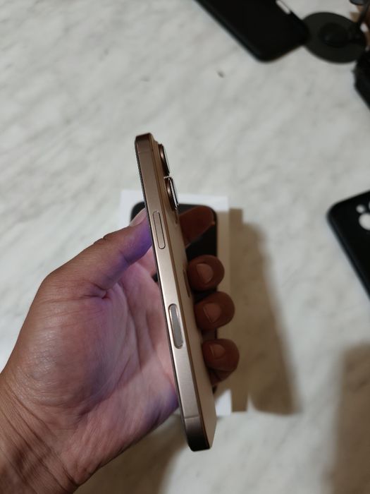 iPhone 16pro 256гб Золотой