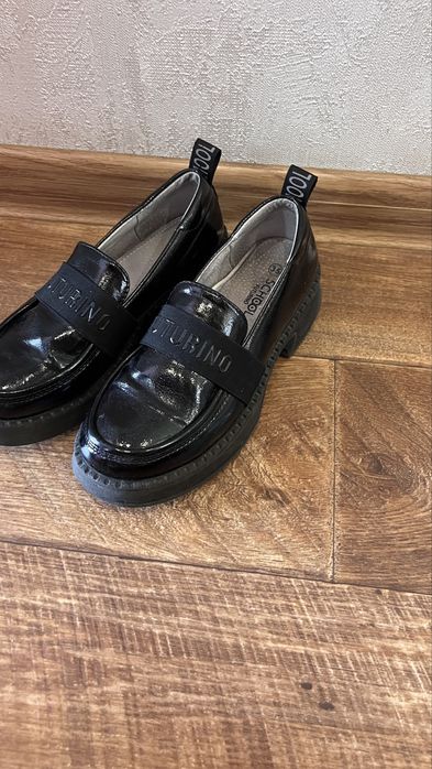 Кроссовка, лоферы на девочку