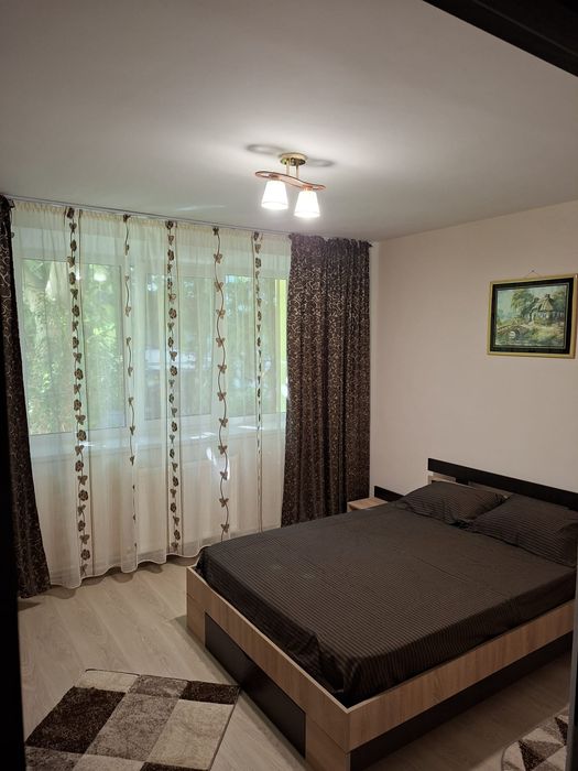 Vand apartament, doua camere, semidecomandat, parter, zona V-uri, str.Cuza Voda