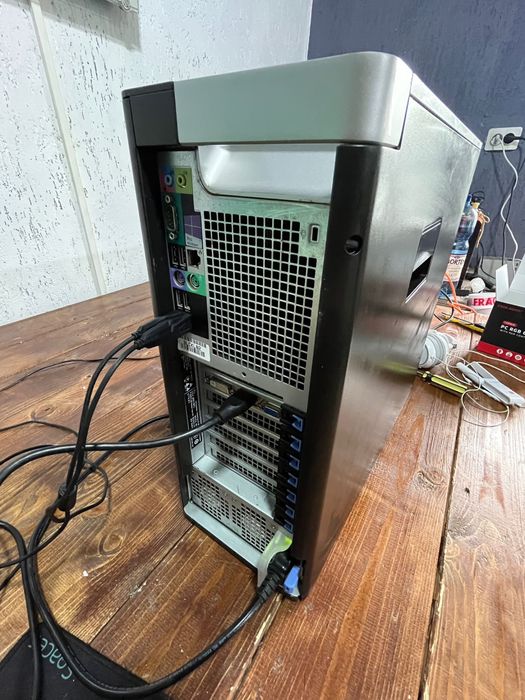 Unitate pc Dell T5810 xeon 6c 12T ddr4 ssd si hdd video nvidia similar i5 9500 peste i7 6700
