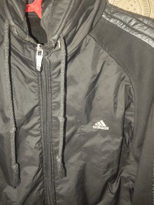 Куртка Adidas спортивная