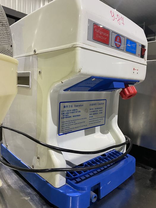 Ледокрошитель, измельчитель для льда, лёдодробилка  стол