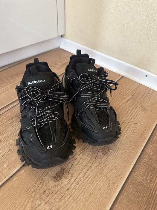 Balenciaga track led