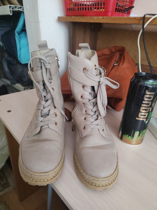 Продам кроссовки ботинки в хорошем качестве