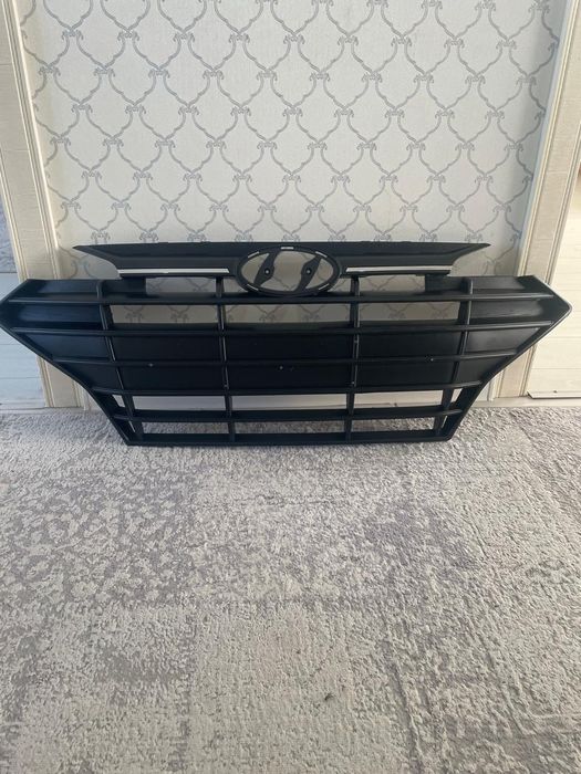 Решетка радиатора Hyundai Elantra