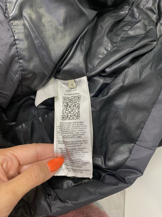 Зимно дълго яке на Guess