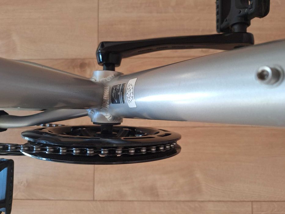 Bicicleta unisex Lapierre Sitandgo 200 (FR), cadru aluminiu - M, roti 28 inch – Shimano Alivio – dinam în butuc – stare excelentă