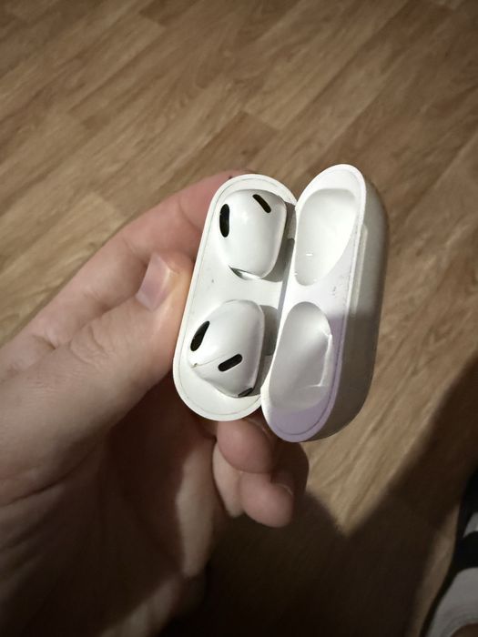 Продам наушники AirPods original