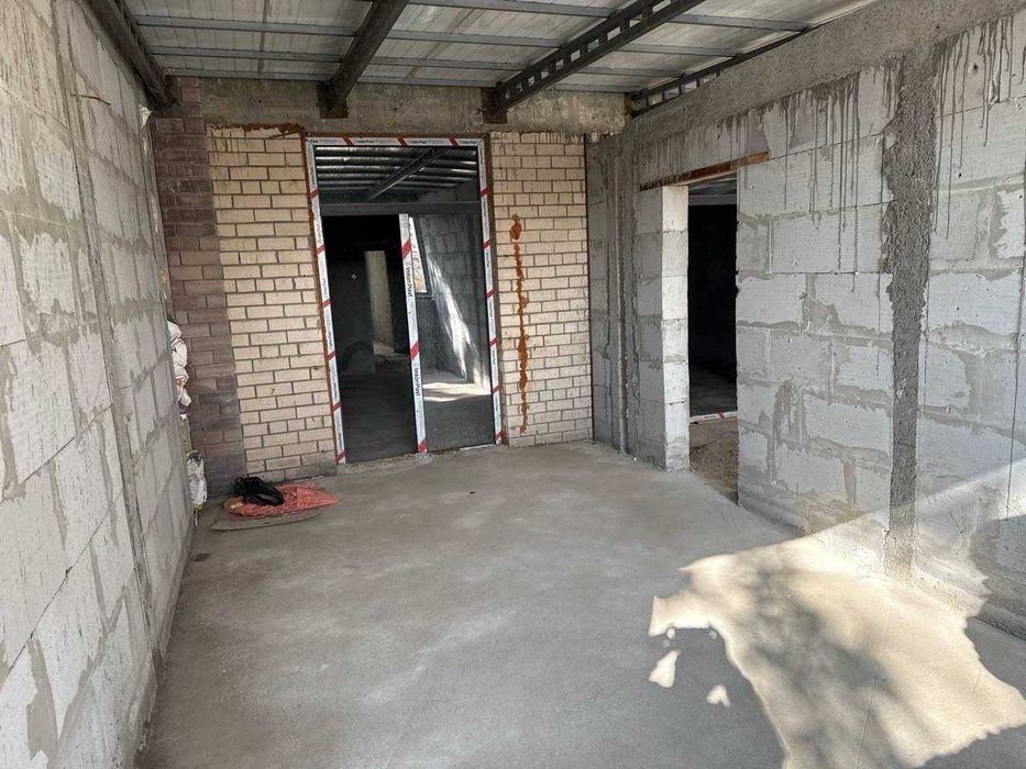 Dom 3 xonali srochna sotiladi