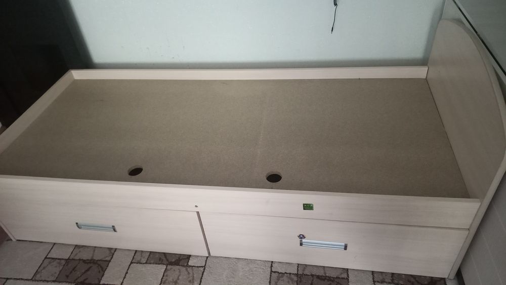 Кровать детская,с матрасом