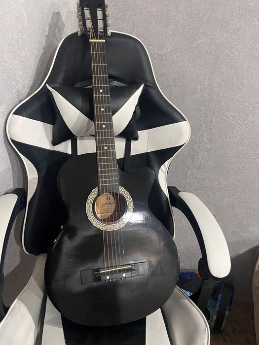 Продам гитару акустику