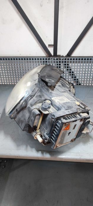 Far xenon stanga volkswagen vw passat b6 sedan cu mici defecte