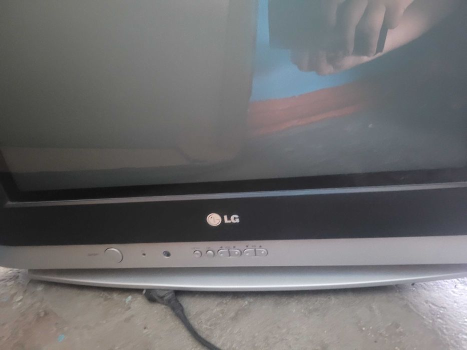 Продам телевизор LG