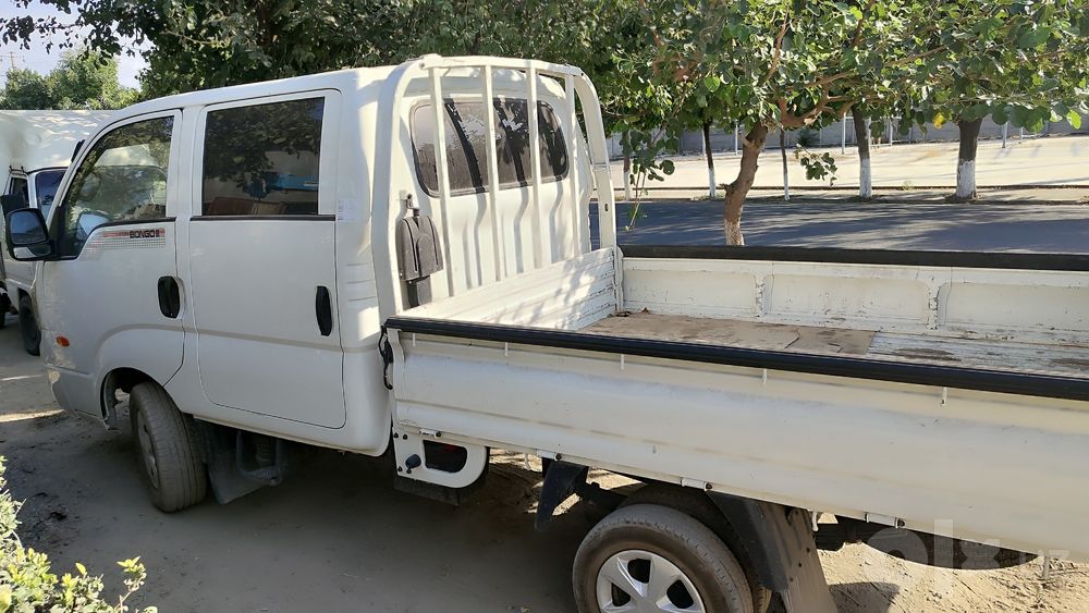 KIA BONGO sotiladi yuk bortli. 2023-yil