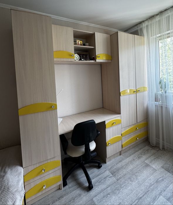Продам спальный гарнитур
