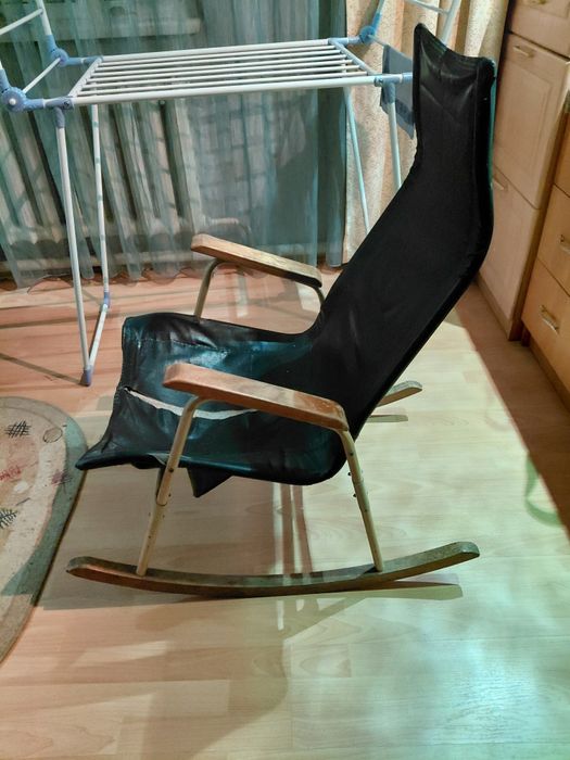 Продам  кресло  качалку