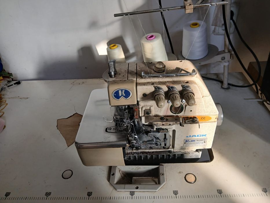 Тігін машинасы сатылады. Продается швейная машина.