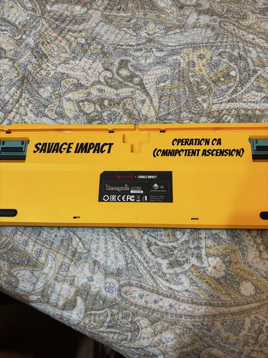 Продам клавиатуру