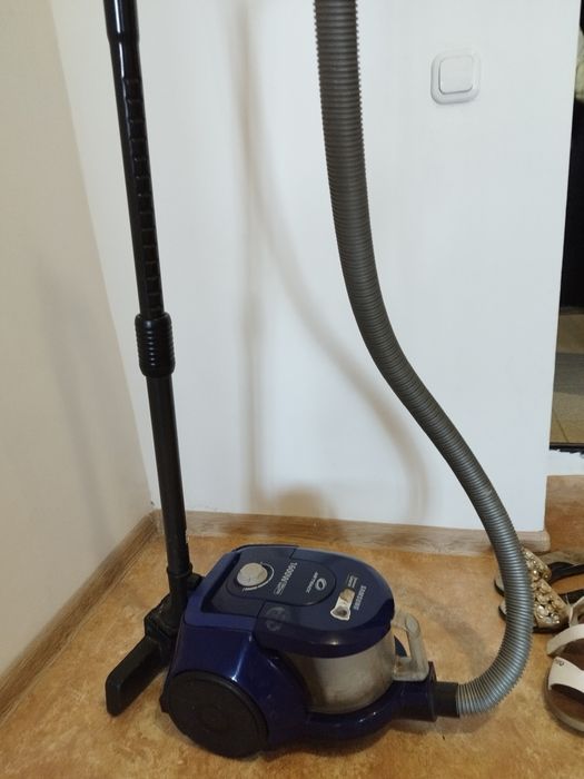 Продам пылесос " Самсунг"