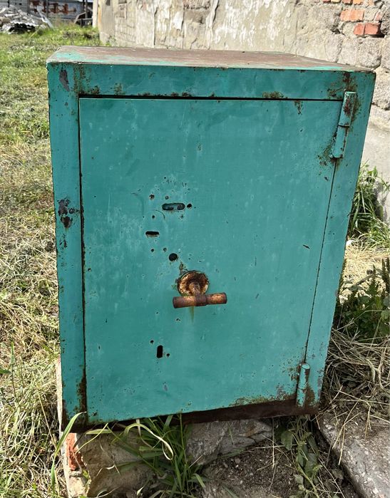 Сейф железный сейф