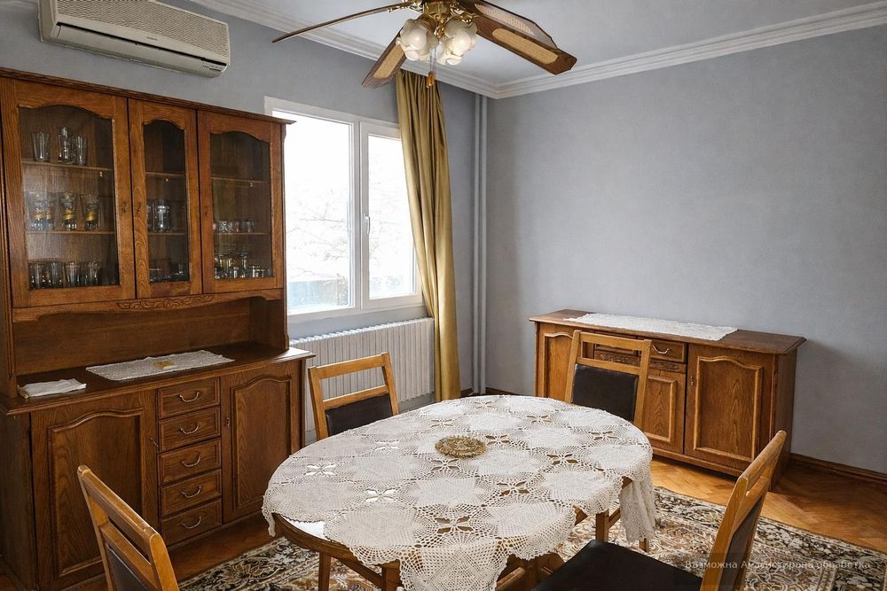 Дава се под наем Тристаен апартамент в Пловдив, Кючук Париж - 92 кв.м за 459 € - Снимка #1