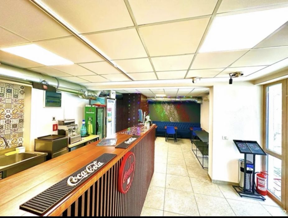Spațiu comercial de închiriat complet utilat (bucătărie + pizzerie)