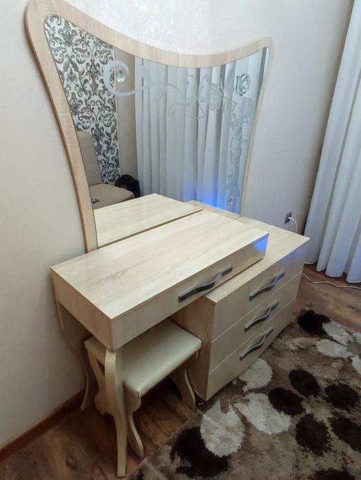 Туалетный столик