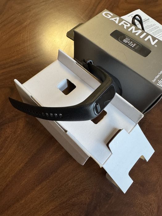 фитнес-часы Garmin Vivosmart 5