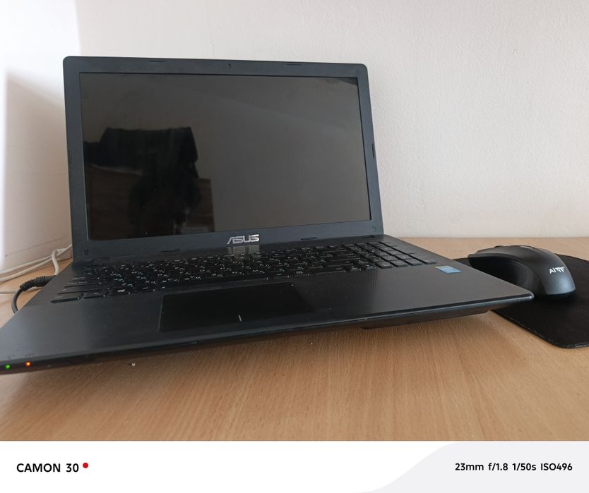 Noutbuk Asus ortacha