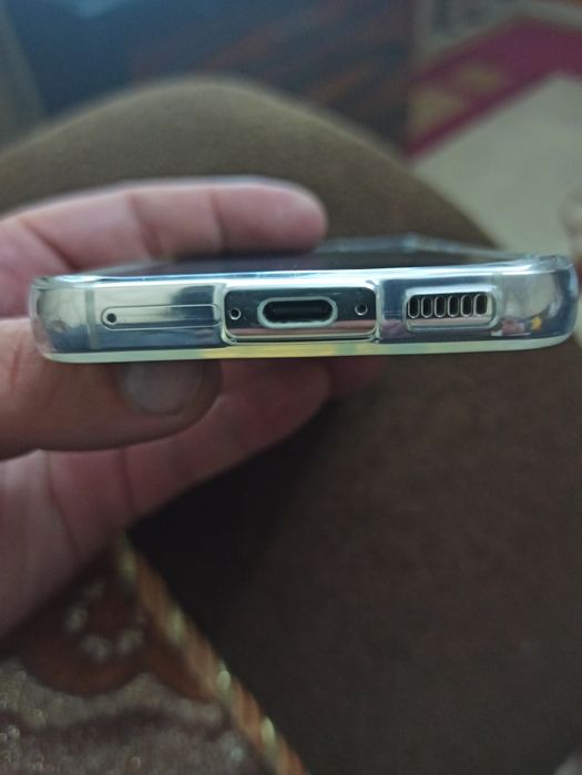 Samsung S 23  5G  8+8/256 Гб  яп янги биттаям нуктаси йук ранги ок