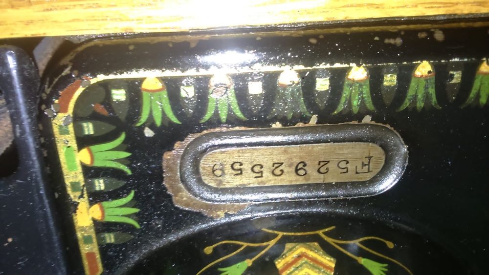 Mașina de cusut veche, Singer