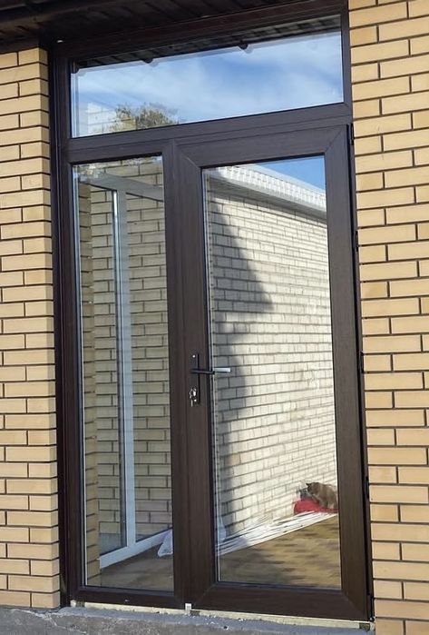 Пластиковые окно и двери.