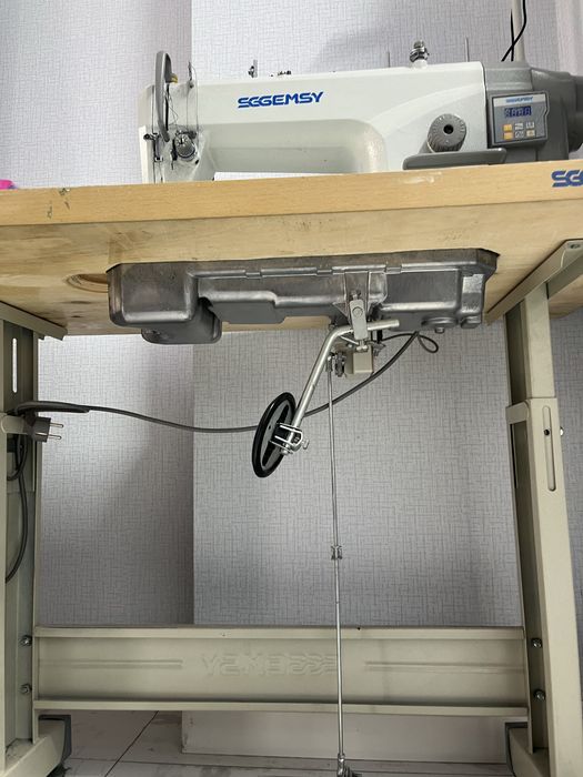 Промышленная швейная машина