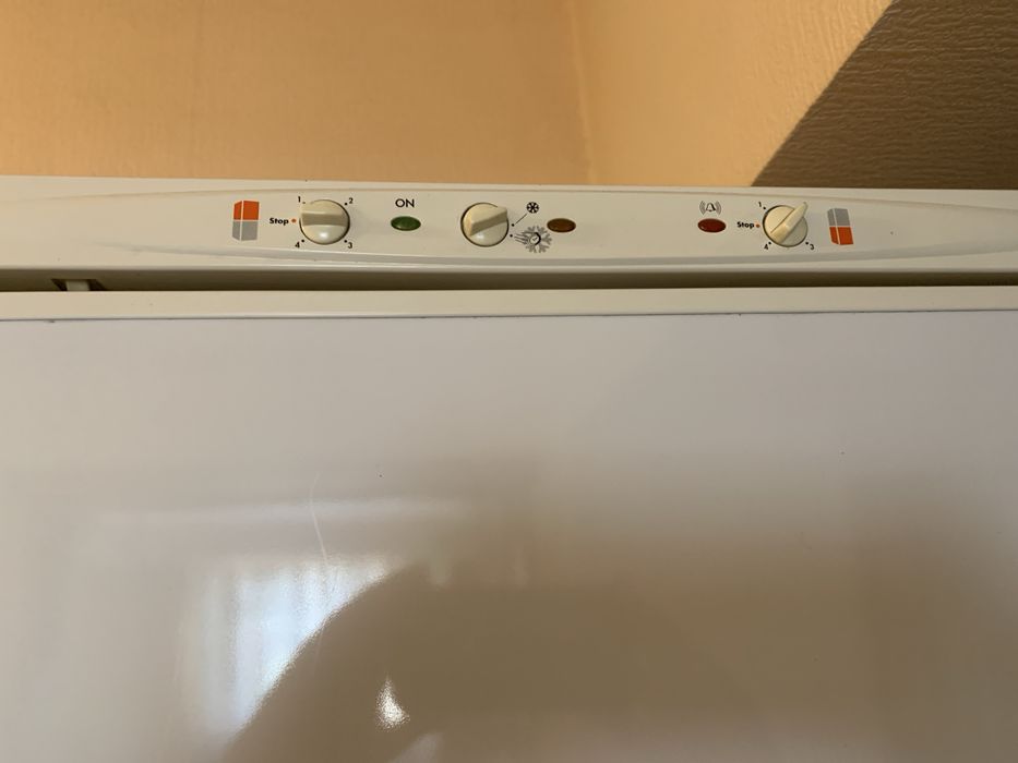 Холодильник Indesit