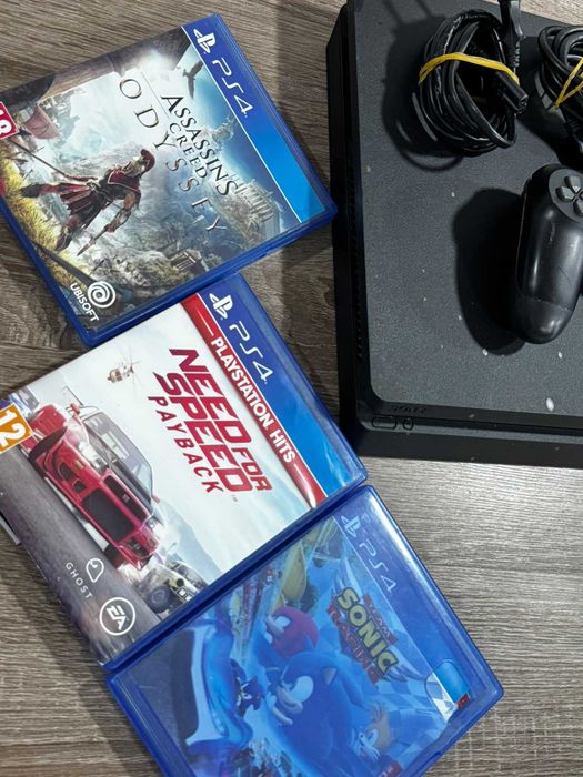 PlayStation 4 Slim 1TB