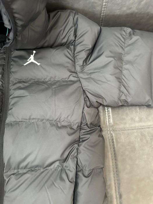 Продам куртку Jordan