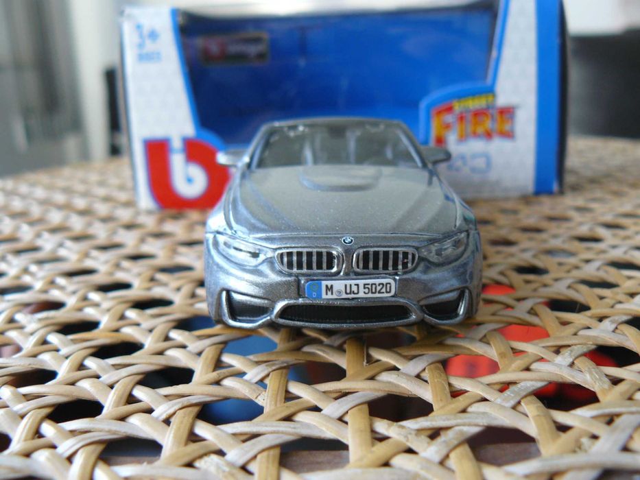 Macheta Auto BMW M4 CABRIO 2016 SILVER,Noua, Scara1:43, Produs Bburago