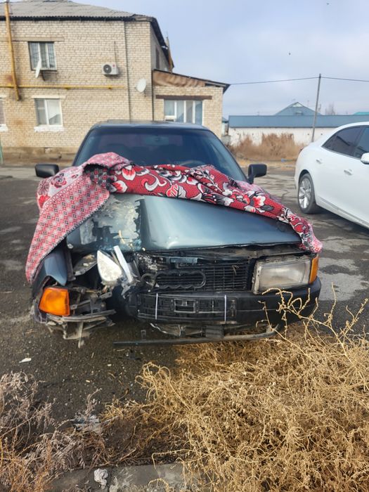 Продаетс Ауди 80 в аварийном состоянии срочно
