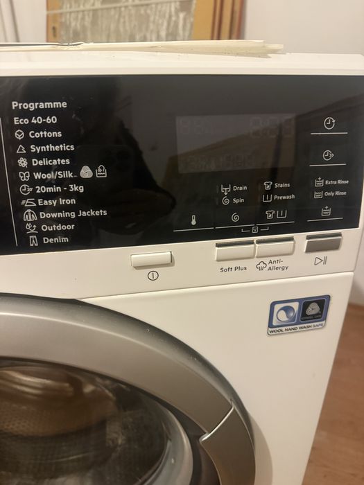 Пералня AEG 6000 с пробит барабан
