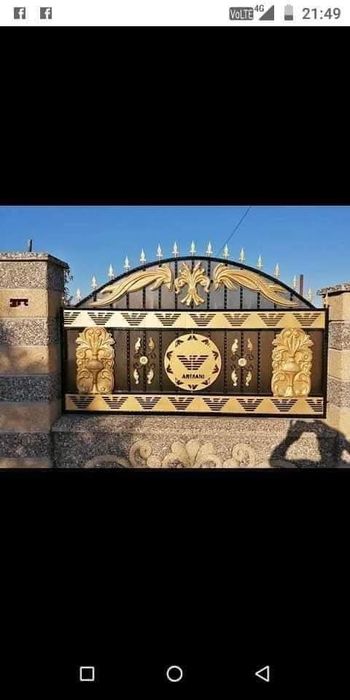 Porți, panouri de gard, balustrade din fier forjat.