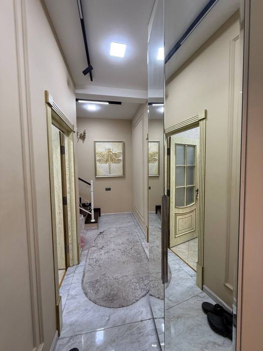 Садётся Евро Дом 5 Комнат М.Горький Буюк Ипак Йули Школа Дипломат