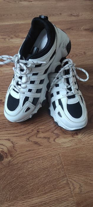 Кроссовки подростковые