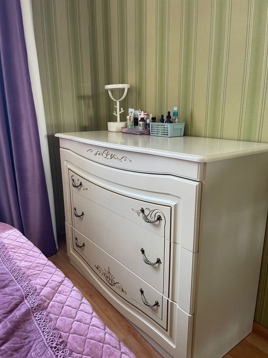 Продам спальную гарнитуру