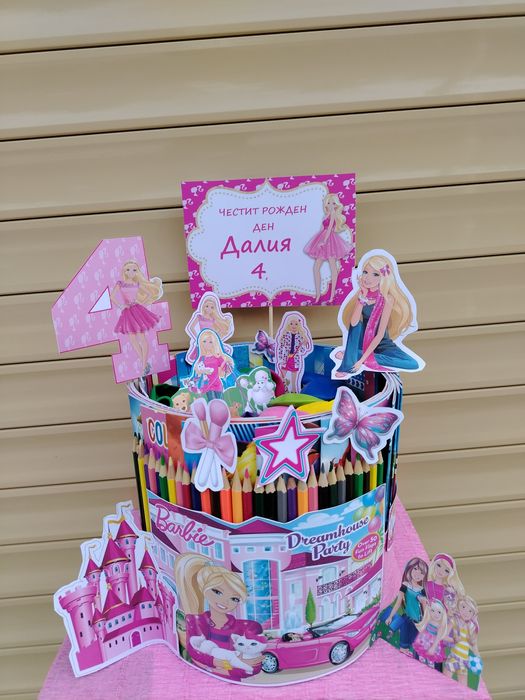 Торта от книжки и моливи