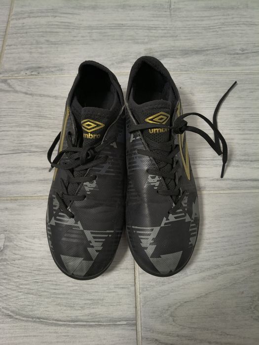 Pantofi sport fotbal mar. 36
