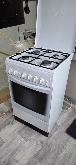 Продаю газовую плиту