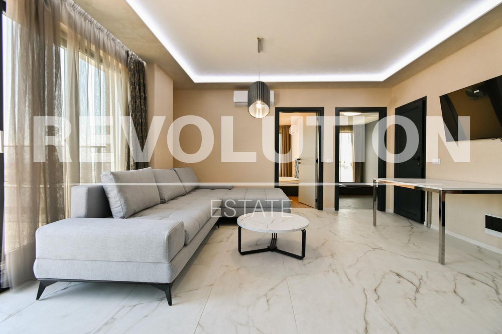 Тристаен апартамент в ж.к. Дружба 2