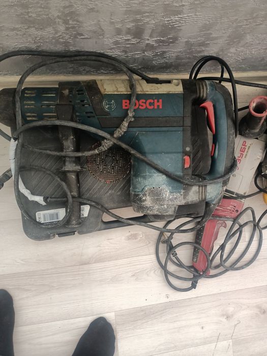 Перфоратор фирмы Bosch