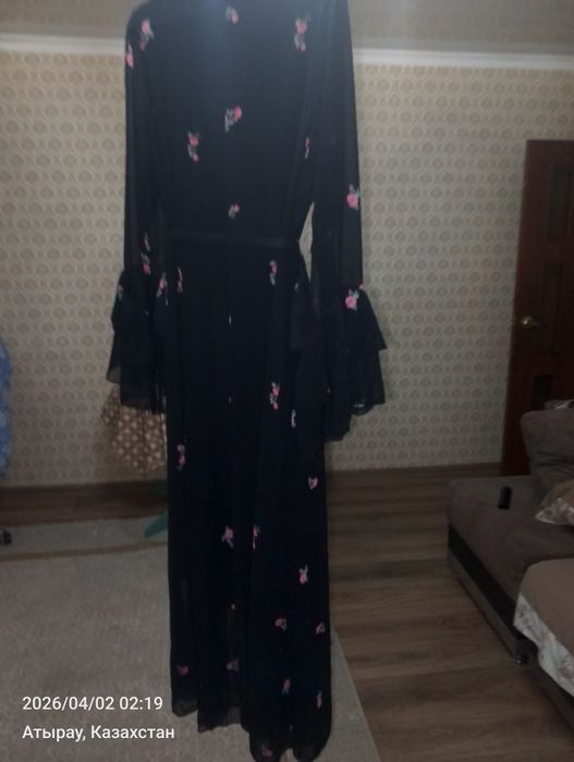 Платье красивое нарядное.