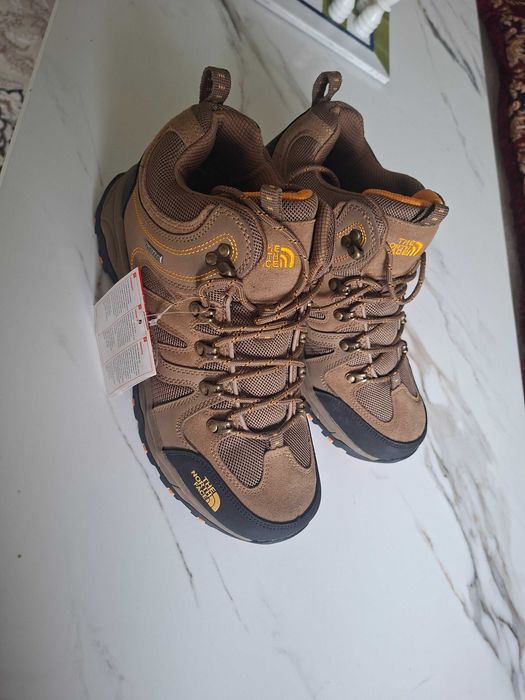 Кросcовки the north face